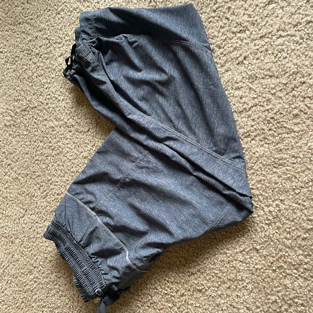 Lululemon crops